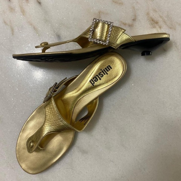 Unlisted Shoes - Unlisted Y2K gold rhinestone flip flop kitten heel women’s size 9